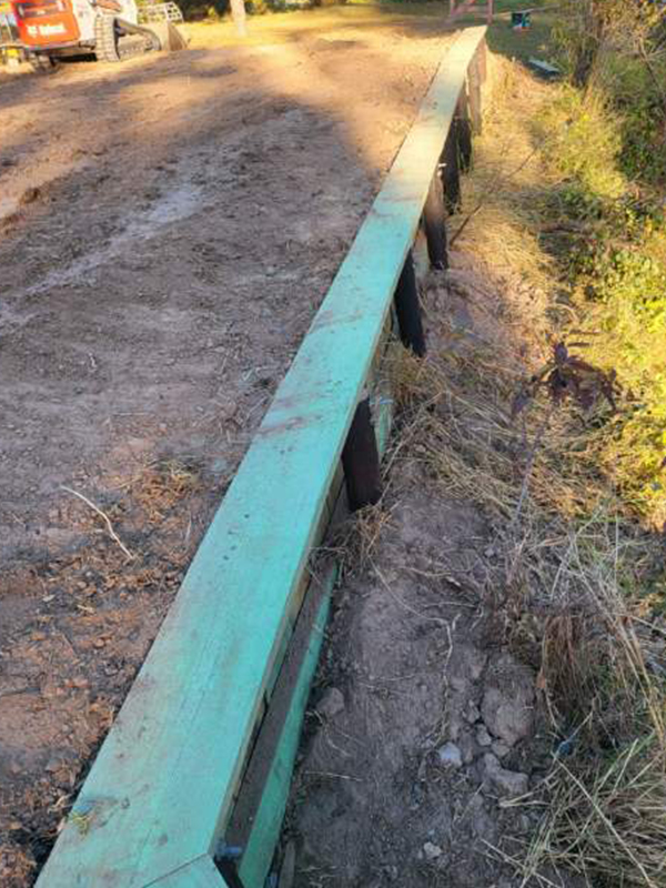 Bulkheads and retaining walls contractor in the Lufkin Texas area.