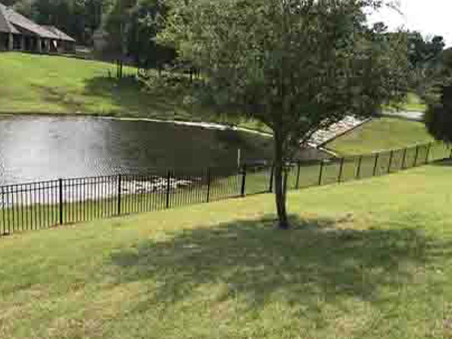Aluminum pool fencing in Lufkin Texas