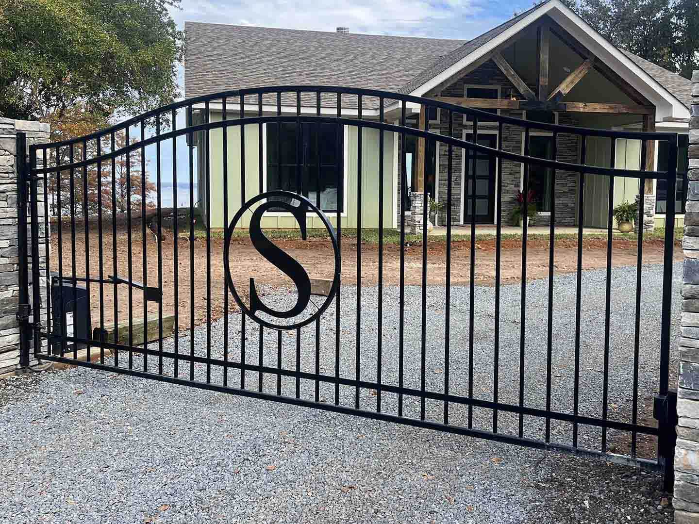 Lufkin Texas Custom Metal Gate for Residential Driveways