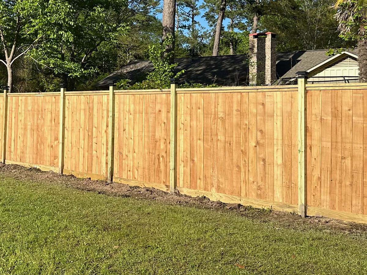 Cap and Trim Wood Privacy Fence for Lufkin Texas Homes or Businesses